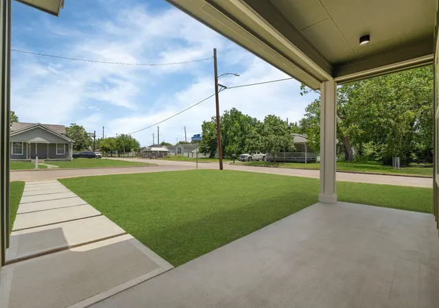 Photo 3 of Single family home for sale at 1301 Hawthorne St, Baytown, TX 77520 | MLS# 55399500 | Listing updated on 2026-09-07