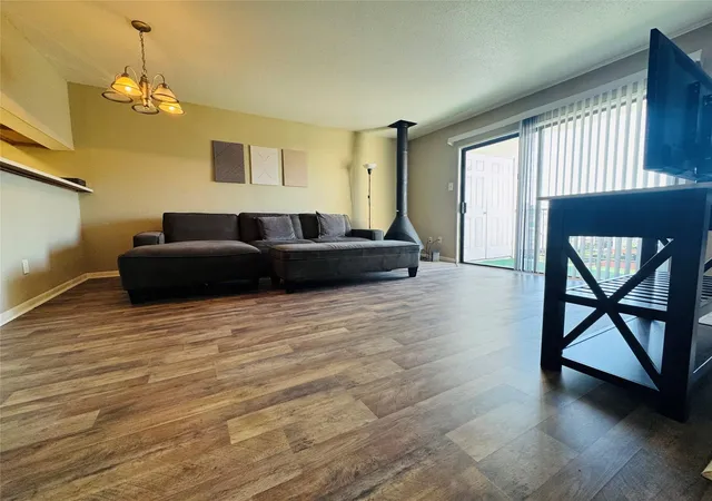 5th image of 2824 S Bartell Dr, Houston, TX 77054