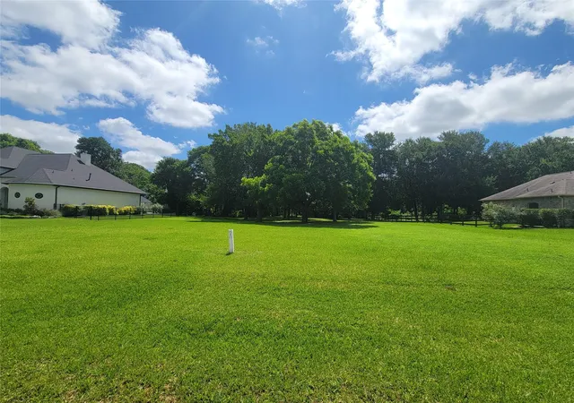 Photo 3 of Sale Pending at 32915 Whitburn Trl, Fulshear, TX 77441 | MLS# 86428255 | Listing updated on 2026-09-03