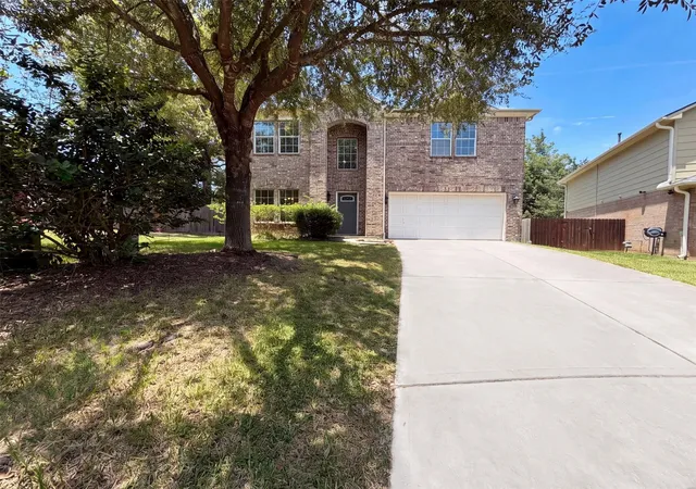 Photo 1 of Sale Pending at 916 Summer Rain Ct, Conroe, TX 77303 | MLS# 3631734 | Listing updated on 2026-09-10