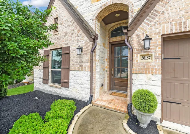 Photo 2 of Single family home for sale at 28187 Briarwood Pass, Spring, TX 77386 | MLS# 49693622 | Listing updated on 2026-09-21