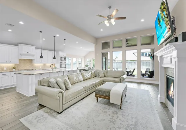 Photo 4 of Single family home for sale at 28187 Briarwood Pass, Spring, TX 77386 | MLS# 49693622 | Listing updated on 2026-09-21