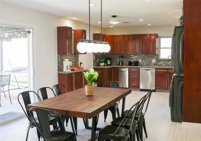 Photo 4 of Single family home for sale at 3007 Larknolls Ln, Houston, TX 77092 | MLS# 24303093 | Listing updated on 2026-08-30