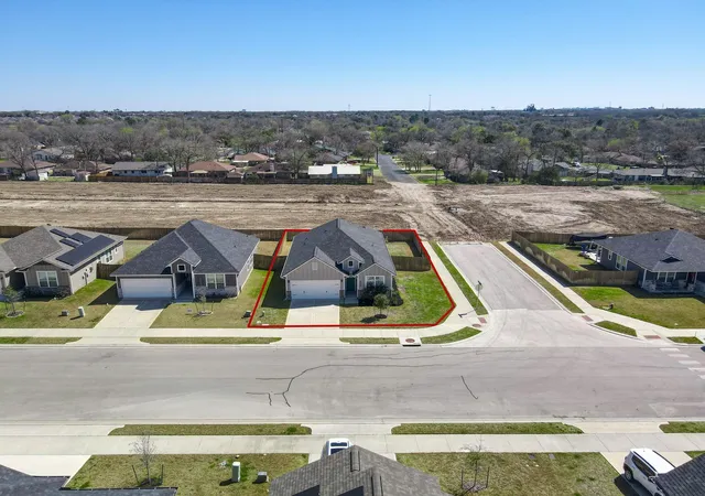 3rd image of 2406 Lightfoot Ln, Bryan, TX 77803 | MLS# 95666276