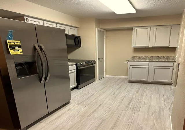 4th image of 8100 Cambridge St #32, Houston, TX 77054 | MLS# 98953364