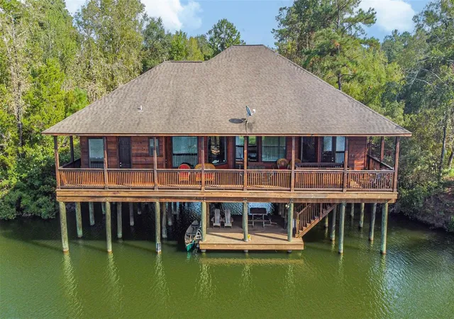 Photo 4 of Single family home for sale at 8 Smith Loop S, Cleveland, TX 77327 | MLS# 79422436 | Listing updated on 2026-10-05