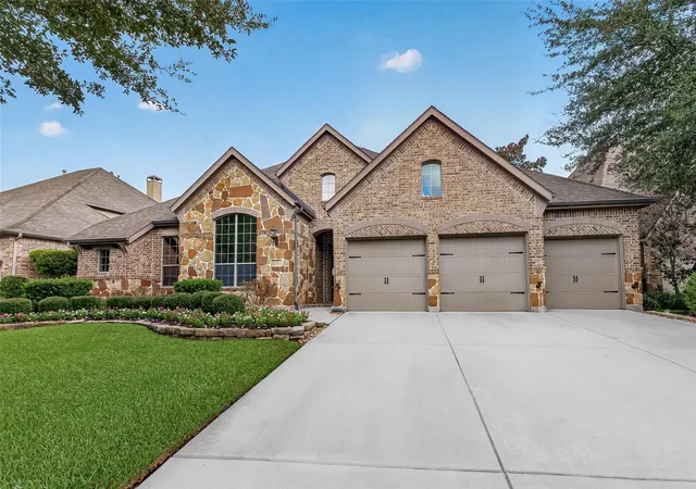 1st image of 38 S Almondell Wy, Magnolia, TX 77354 | MLS# 15930081