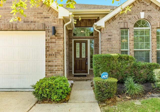 Photo 2 of Single family home for sale at 13417 Star Crk Ln, Rosharon, TX 77583 | MLS# 56225108 | Listing updated on 2026-09-06
