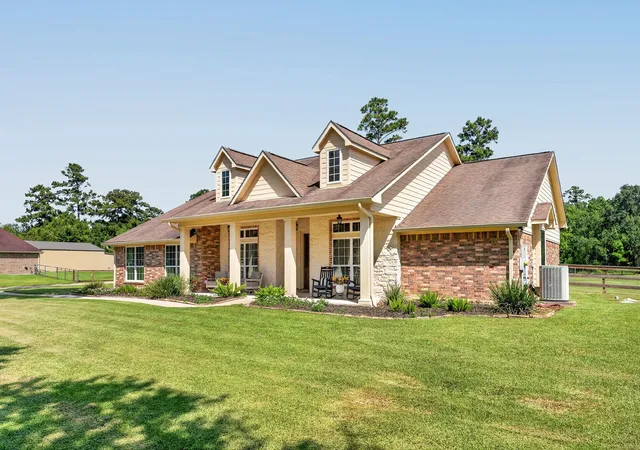 Photo 3 of Single family home for sale at 7219 Byp Timber Dr, Alvin, TX 77511 | MLS# 15170075 | Listing updated on 2026-09-14
