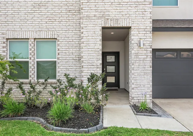 2nd image of 13308 Lago Acero Ln, La Marque, TX 77568 | MLS# 20752495