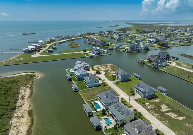 1st image of 55 Water Key, Hitchcock, TX 77563 | MLS# 75874580