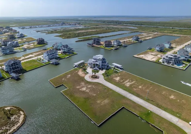 4th image of 55 Water Key, Hitchcock, TX 77563 | MLS# 75874580