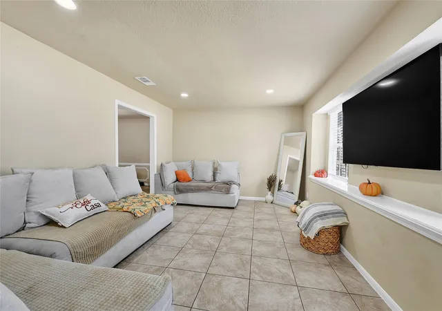 Photo 4 of Single family home for sale at 4806 Charade Dr, Houston, TX 77066 | MLS# 49187972 | Listing updated on 2026-08-07