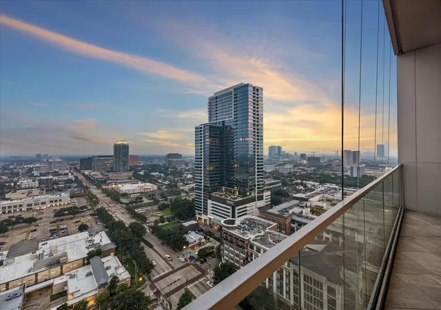 50th image of 2727 Kirby Dr #19F, Houston, TX 77098 | MLS# 40015272