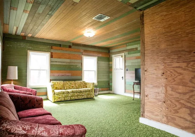 Photo 3 of Single family home for sale at 400 N Brazos St, Burton, TX 77835 | MLS# 83511692 | Listing updated on 2026-10-08