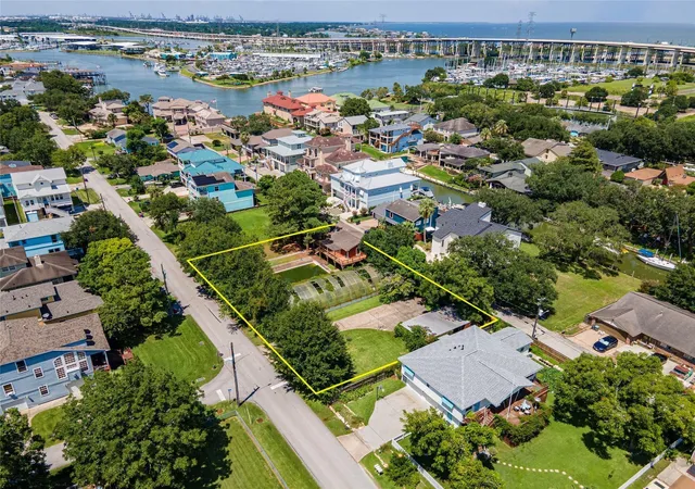 1st image of 631 E Shore Dr, Kemah, TX 77565 | MLS# 47598816