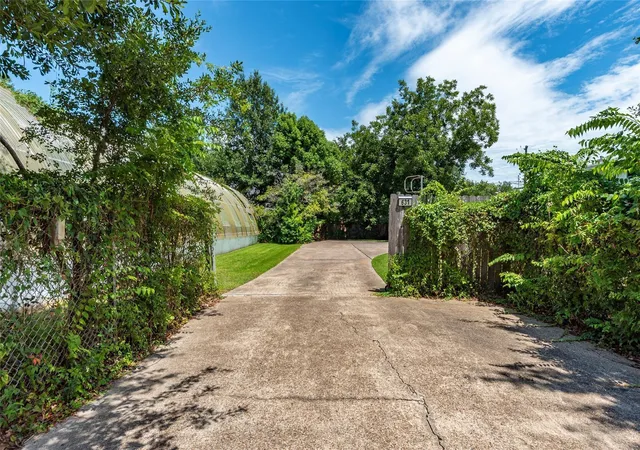 4th image of 631 E Shore Dr, Kemah, TX 77565 | MLS# 47598816