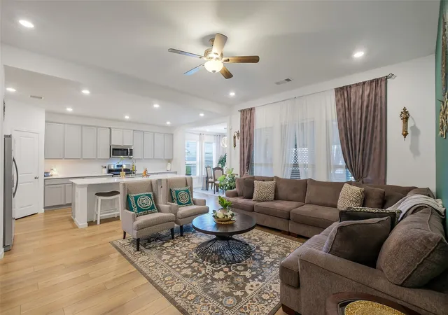 Photo 3 of Sale Pending at 5608 Forest Cvs Dr, Richmond, TX 77469 | MLS# 20956385 | Listing updated on 2026-10-02