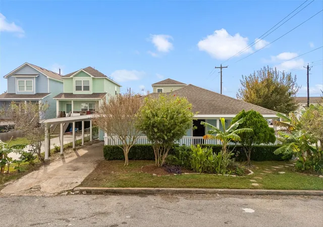 Photo 2 of Single family home for sale at 1602 55th Street, Galveston, TX 77551 | MLS# 69028916 | Listing updated on 2026-08-04