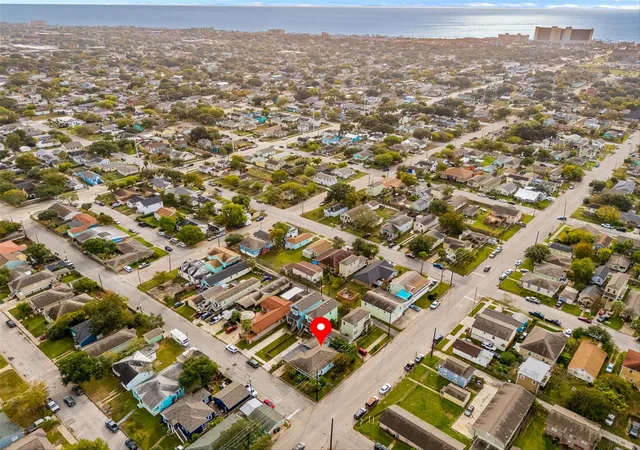 Photo 4 of Single family home for sale at 1602 55th Street, Galveston, TX 77551 | MLS# 69028916 | Listing updated on 2026-08-04