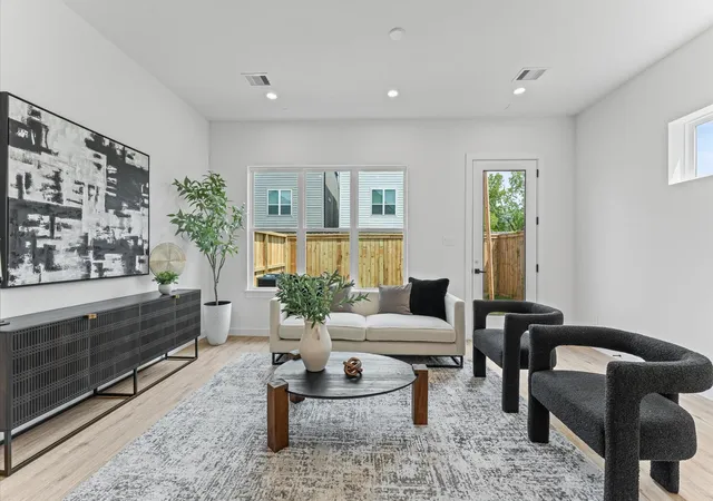 5th image of 6421 Madrid St, Houston, TX 77021 | MLS# 84848341