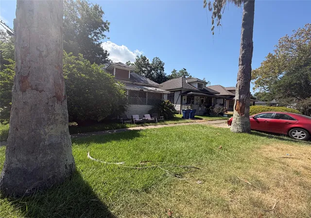Photo 2 of Single family home for sale at 515 4th Street, Texas City, TX 77590 | MLS# 11454946 | Listing updated on 2026-08-27