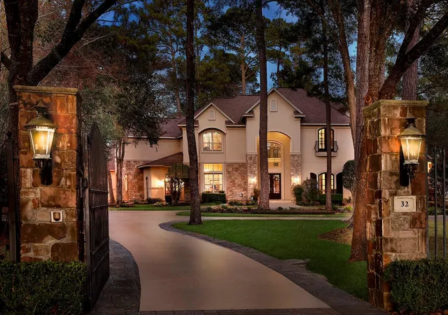 Photo 3 of Single family home for sale at 32 Palmer Woods Dr, Spring, TX 77381 | MLS# 38421283 | Listing updated on 2026-07-10