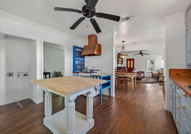Photo 3 of Single family home for sale at 112 E Market St, Fayetteville, TX 78940 | MLS# 50998881 | Listing updated on 2026-10-09