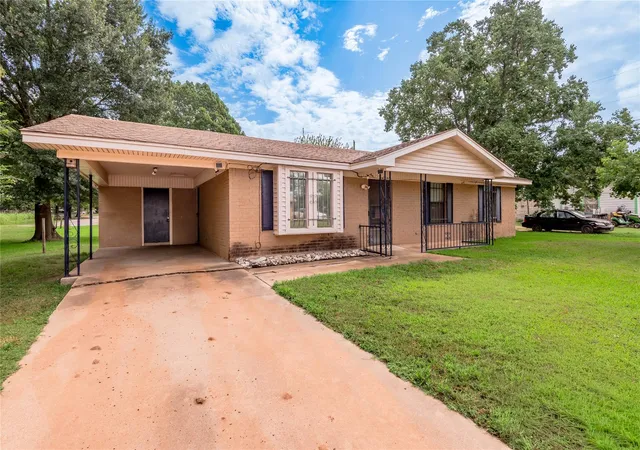 3rd image of 203 Darius St, Crockett, TX 75835 | MLS# 29750831