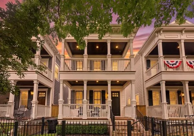 Photo 2 of Sale Pending at 725 Tulane St, Houston, TX 77007 | MLS# 24222210 | Listing updated on 2026-07-09