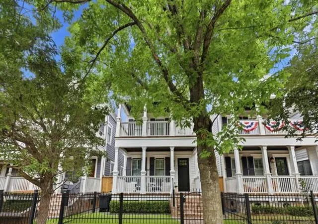 Photo 3 of Sale Pending at 725 Tulane St, Houston, TX 77007 | MLS# 24222210 | Listing updated on 2026-07-09