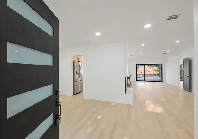 Photo 3 of Single family home for sale at 3327 Freshmeadows Dr, Houston, TX 77063 | MLS# 956208 | Listing updated on 2026-09-27
