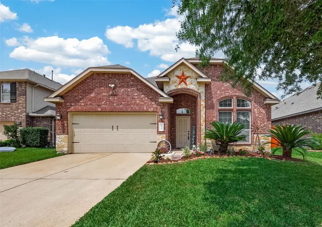 1st image of 106 Bogey Cir, La Porte, TX 77571 | MLS# 30347470