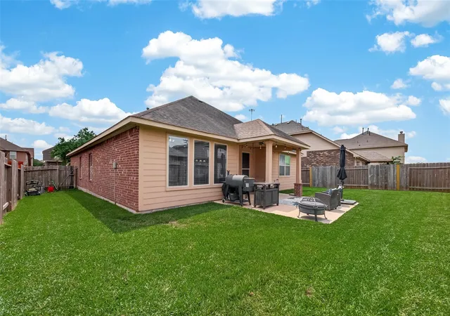 37th image of 106 Bogey Cir, La Porte, TX 77571 | MLS# 30347470