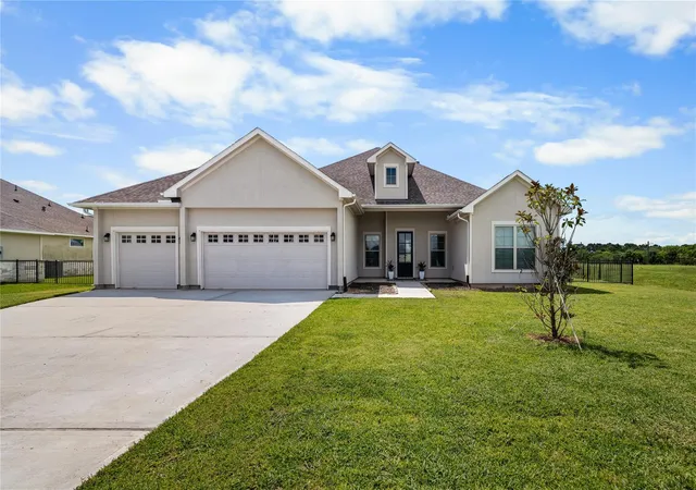 2nd image of 10921 Bourbon St, Willis, TX 77318 | MLS# 76734506