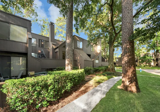 Photo 2 of Townhouse for sale at 330 Litchfield Ln #37, Houston, TX 77024 | MLS# 45526090 | Listing updated on 2026-08-28