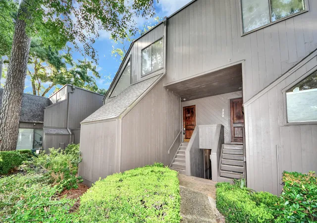 Photo 3 of Townhouse for sale at 330 Litchfield Ln #37, Houston, TX 77024 | MLS# 45526090 | Listing updated on 2026-08-28