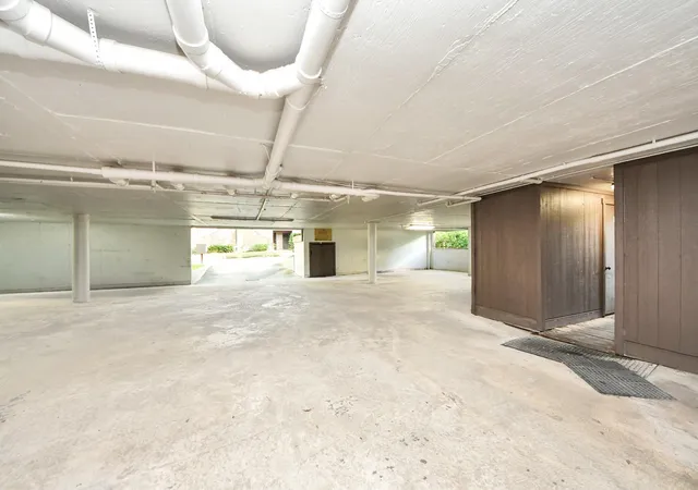 Photo 4 of Townhouse for sale at 330 Litchfield Ln #37, Houston, TX 77024 | MLS# 45526090 | Listing updated on 2026-08-28