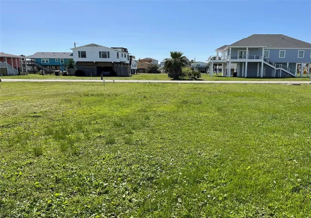 Photo 3 of Land for sale at 4125 Las Palmas St, Galveston, TX 77554 | MLS# 50053291 | Listing updated on 2026-07-29