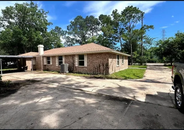 2nd image of 748 County Road 296d, Alvin, TX 77511 | MLS# 80481693