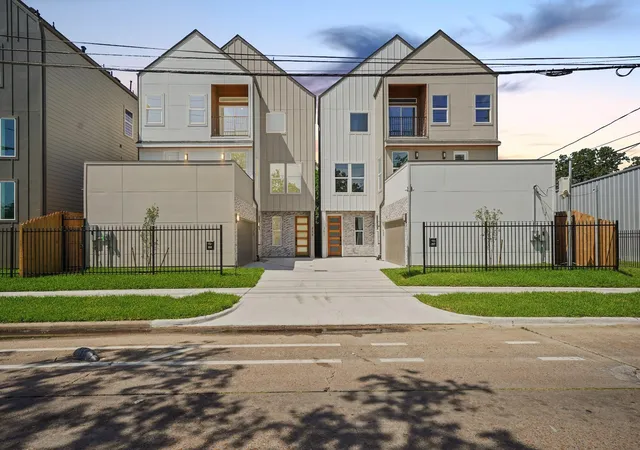 Photo 2 of Single family home for sale at 355 Cavalcade St, Houston, TX 77009 | MLS# 44213475 | Listing updated on 2026-08-27