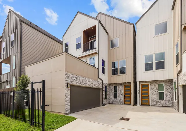 Photo 3 of Single family home for sale at 355 Cavalcade St, Houston, TX 77009 | MLS# 44213475 | Listing updated on 2026-08-27