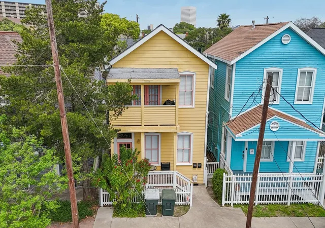 3rd image of 2024 Ursuline St, Galveston, TX 77550 | MLS# 36325914