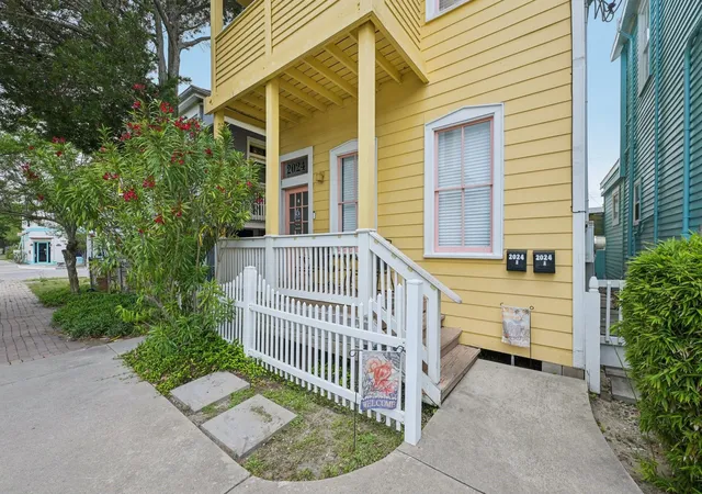 4th image of 2024 Ursuline St, Galveston, TX 77550 | MLS# 36325914