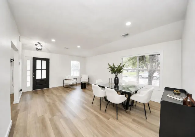 Photo 3 of Single family home for sale at 3230 Legends Crk Dr, Spring, TX 77386 | MLS# 28245679 | Listing updated on 2026-09-13