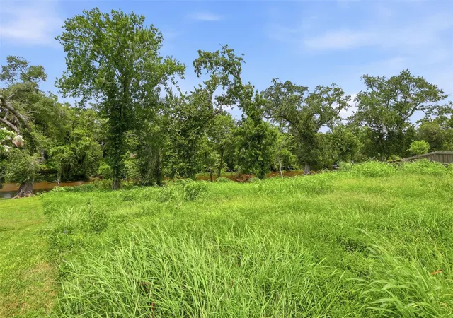 26th image of 208 Creekside Ln, Lake Jackson, TX 77566 | MLS# 70742825