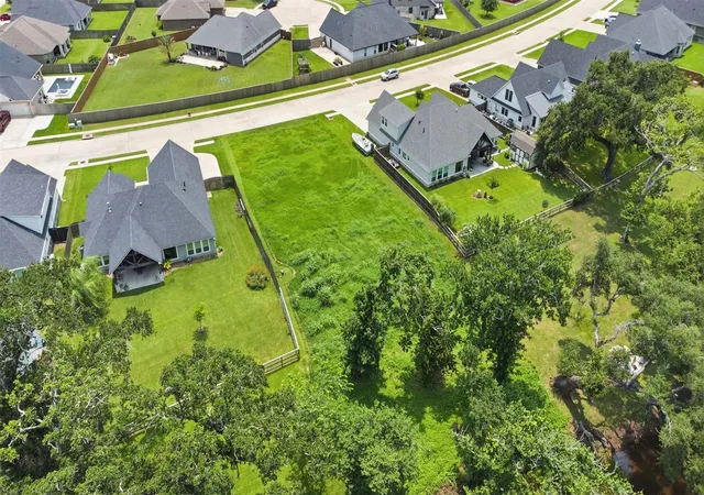 Photo 4 of Land for sale at 208 Creekside Ln, Lake Jackson, TX 77566 | MLS# 70742825 | Listing updated on 2026-08-22