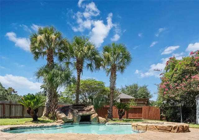 Photo 1 of Sale Pending at 16519 Great Forest, Humble, TX 77346 | MLS# 74298793 | Listing updated on 2026-09-02