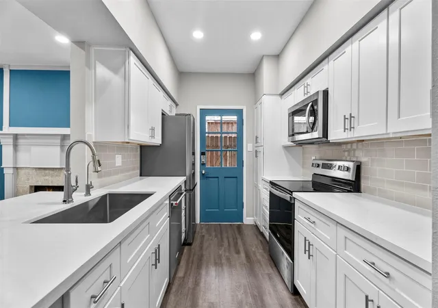 3rd image of 1881 Bering Dr #55, Houston, TX 77057 | MLS# 52415211