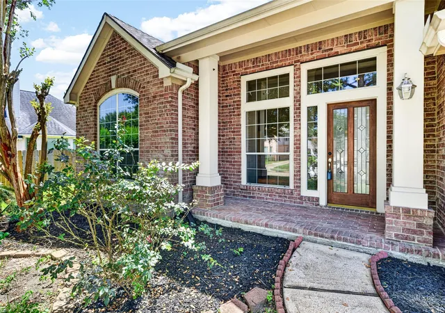 Photo 3 of Single family home for sale at 3146 Autumnjoy Dr, Pearland, TX 77584 | MLS# 26552585 | Listing updated on 2026-08-27